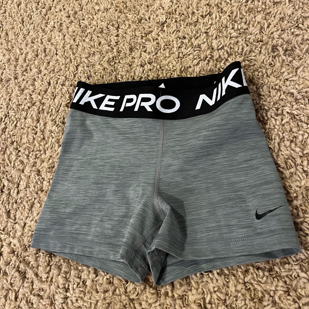 Nike Pro Women's Heather Gray Shorts